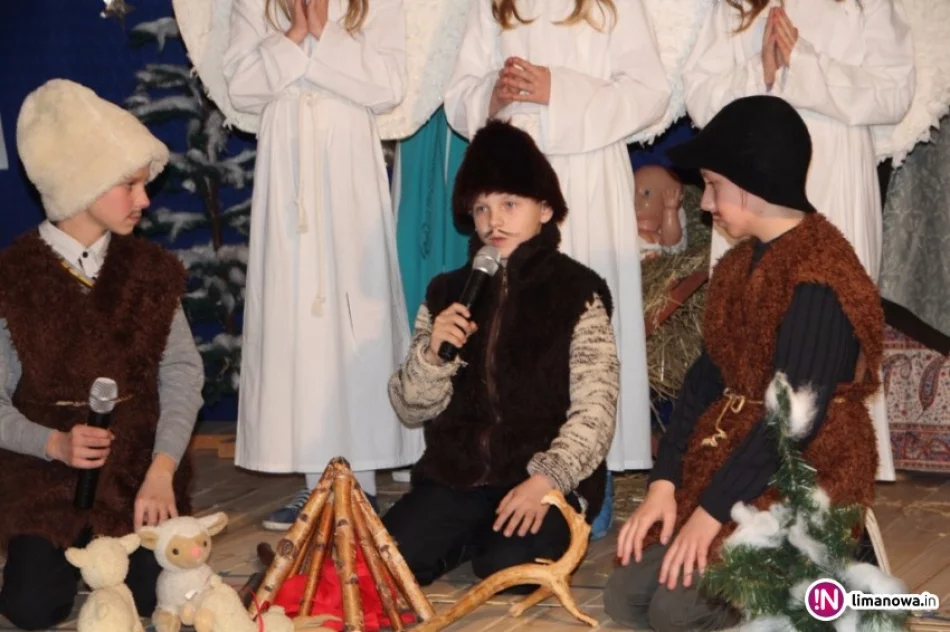 Kolędowanie w Szkole Podstawowej nr 2 w Siekierczynie - zdjęcie 2