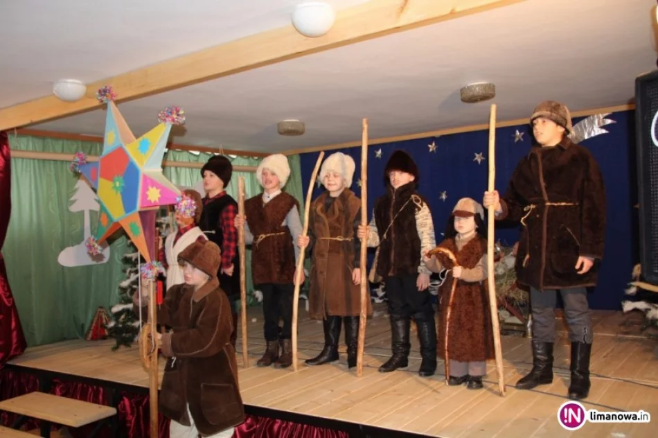 Kolędowanie w Szkole Podstawowej nr 2 w Siekierczynie - zdjęcie 4