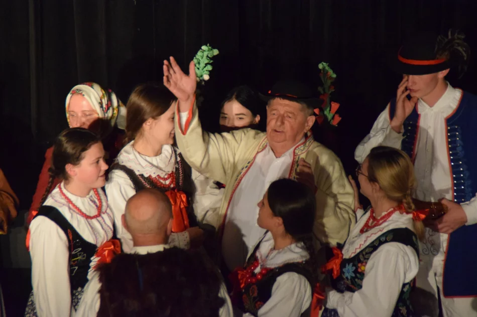 Nagroda dla Zespołu Regionalnemu ,,Spod Kicek” z Mordarki - zdjęcie 2