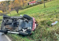 Kierująca doprowadziła do wywrócenia pojazdu - zdjęcie główne