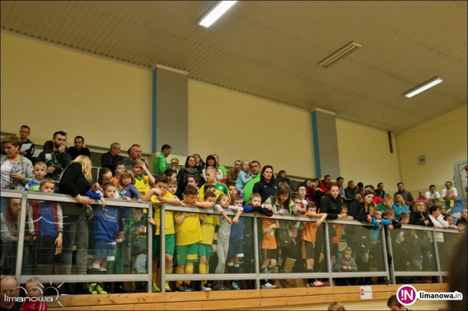 VIII Turniej Charytatywny 2016: 'Zagraj z nami dla... Kubusia' - zdjęcie 2