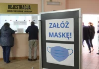 ​Opublikowano rozporządzenie przedłużające nakaz noszenia maseczek - zdjęcie główne