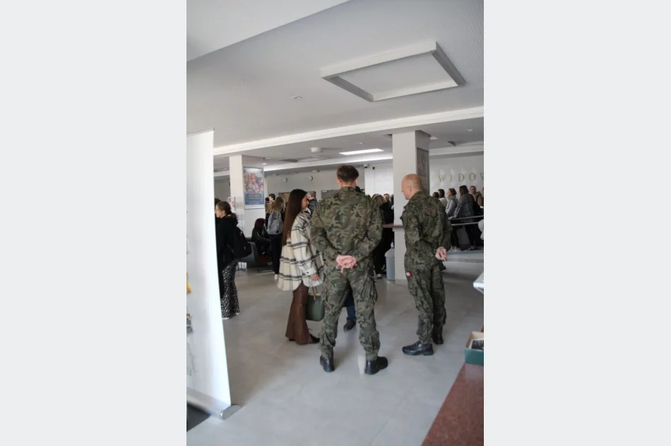Zapraszali młodzież w szeregi armii - zdjęcie 5