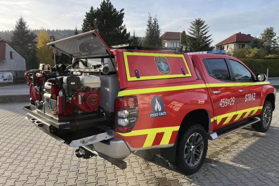 Strażacy cieszą się z nowego pojazdu - zdjęcie 3