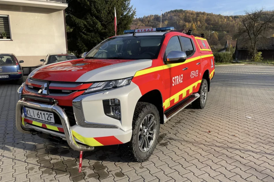 Strażacy cieszą się z nowego pojazdu - zdjęcie 4