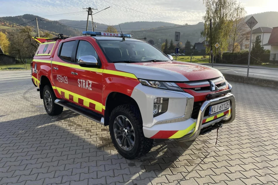 Strażacy cieszą się z nowego pojazdu - zdjęcie 6