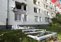 Warszawa: w mieszkaniu wybuchła hulajnoga. Eksplozja wyrwała drzwi i okna - zdjęcie główne