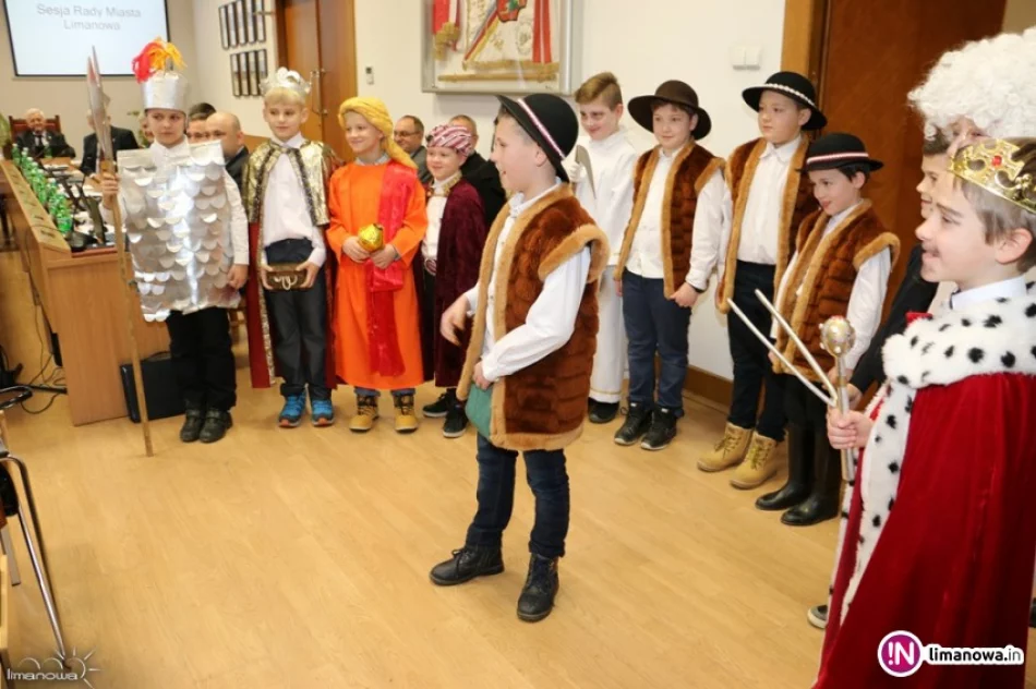 Kolędnicy na sesji Rady Miasta Limanowa - zdjęcie 3
