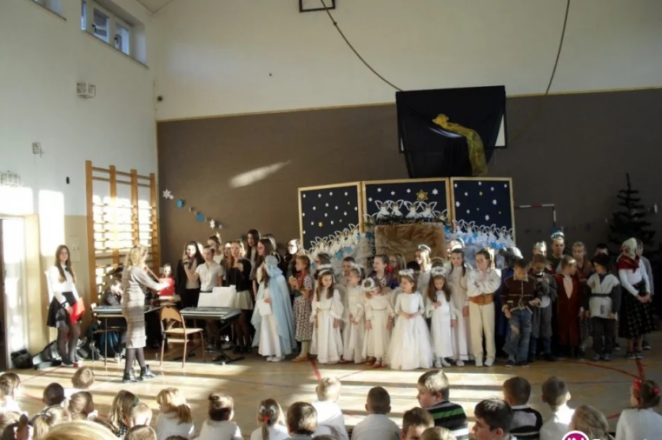 Uczniowie ZS w Pisarzowej czują święta! - zdjęcie 3