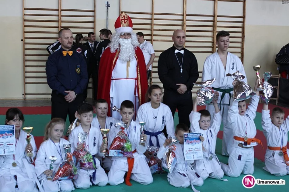 Rekordowy Klubowy Turniej Mikołajkowy o Puchar Burmistrza Miasta Limanowa za nami! - zdjęcie 2