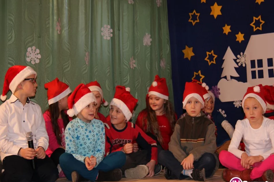 Jak co roku, święty Mikołaj gościł w Szkole Podstawowej Nr 2 w Siekierczynie. - zdjęcie 2