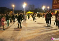 Tłumy na otwarciu lodowiska! - zdjęcie główne