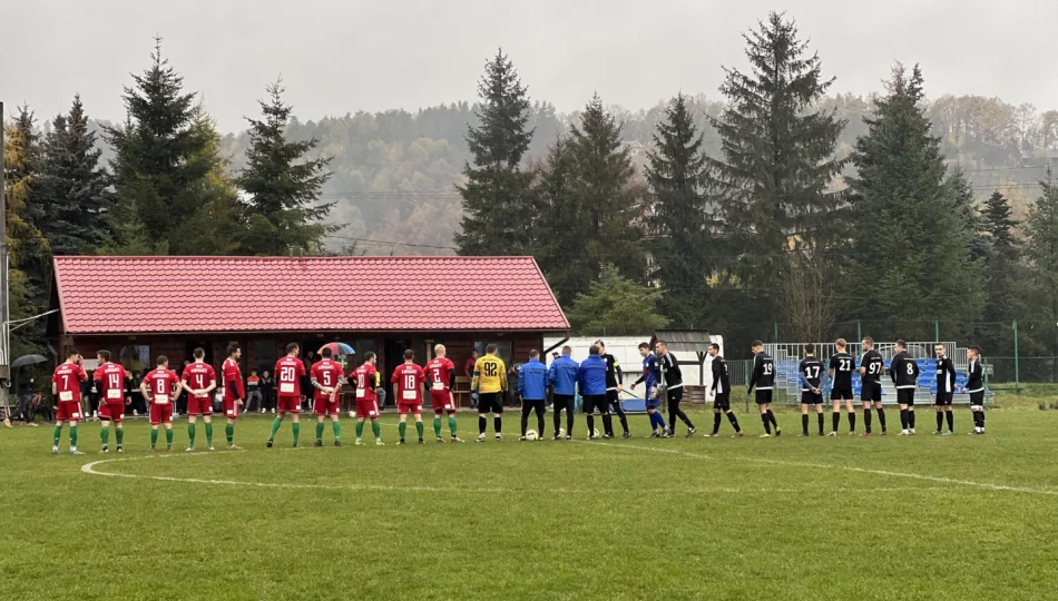 Autsajder na początku zaskoczył wicelidera, ale AKS rozwiał nadzieję rywali - zdjęcie 1