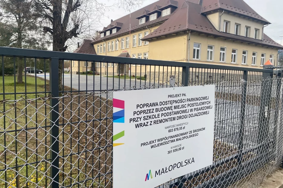 Parking przy szkole w Pisarzowej oddany do użytku mieszkańcom - zdjęcie 15