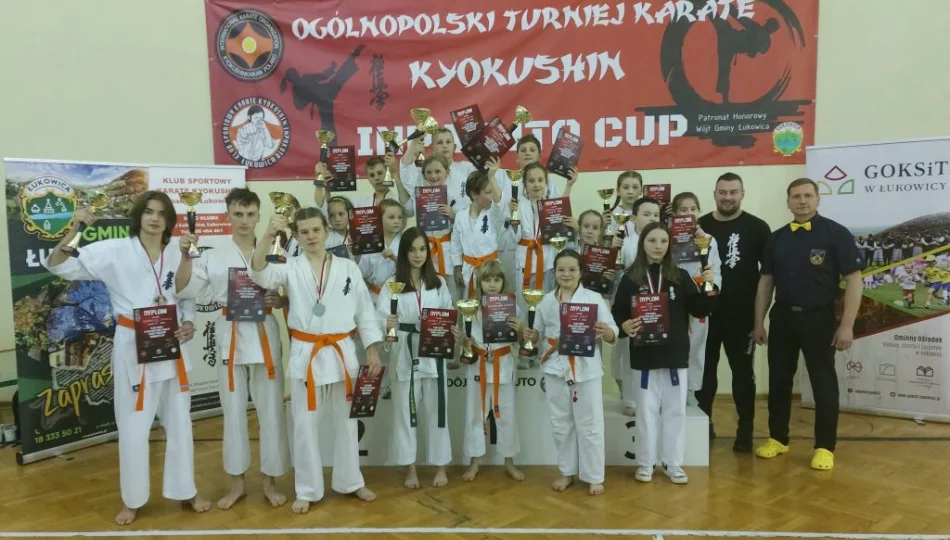 20 medali dla zawodników Limanowskiego Klubu Kyokushin Karate na Ogólnopolskim Turnieju o Inpakuto Cup 2022 - zdjęcie 1