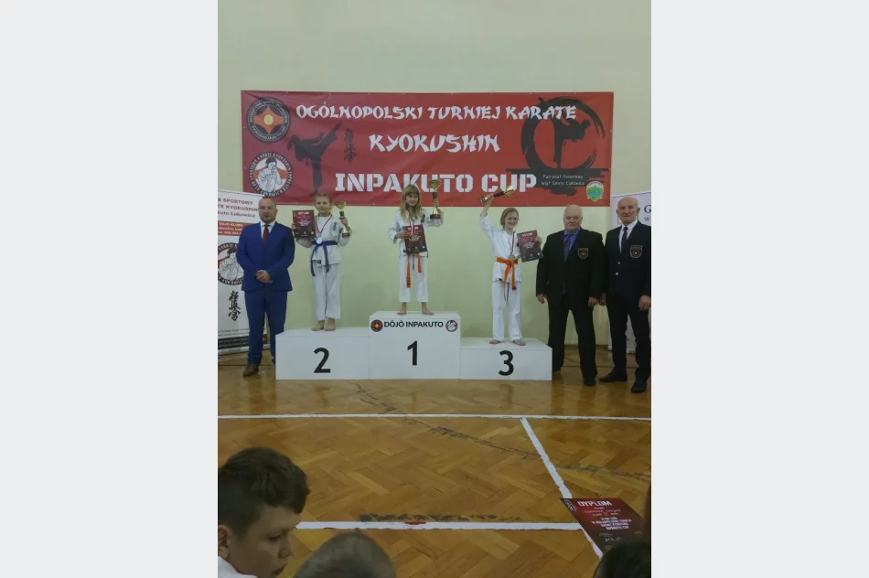 20 medali dla zawodników Limanowskiego Klubu Kyokushin Karate na Ogólnopolskim Turnieju o Inpakuto Cup 2022 - zdjęcie 2