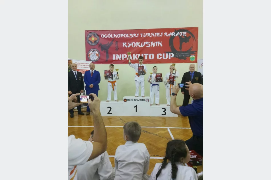 20 medali dla zawodników Limanowskiego Klubu Kyokushin Karate na Ogólnopolskim Turnieju o Inpakuto Cup 2022 - zdjęcie 5