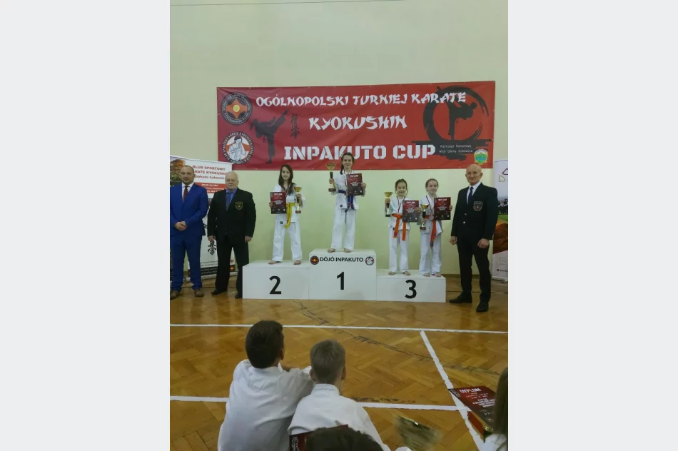 20 medali dla zawodników Limanowskiego Klubu Kyokushin Karate na Ogólnopolskim Turnieju o Inpakuto Cup 2022 - zdjęcie 6