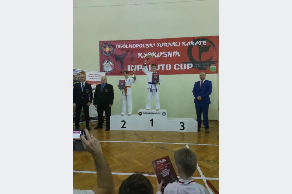 20 medali dla zawodników Limanowskiego Klubu Kyokushin Karate na Ogólnopolskim Turnieju o Inpakuto Cup 2022 - zdjęcie 9