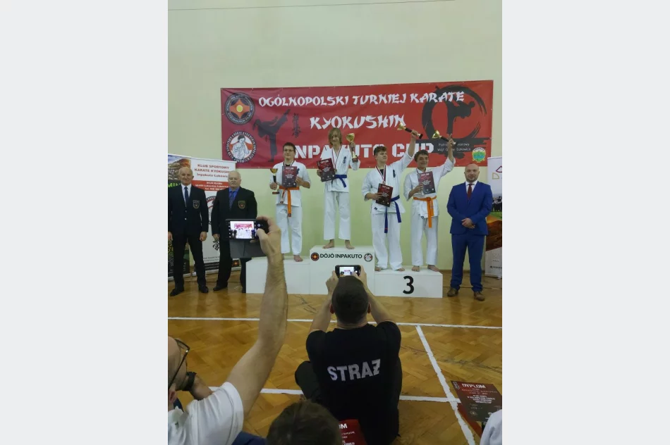 20 medali dla zawodników Limanowskiego Klubu Kyokushin Karate na Ogólnopolskim Turnieju o Inpakuto Cup 2022 - zdjęcie 11