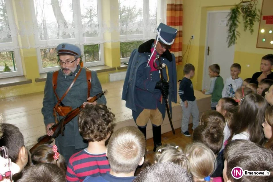 Niecodzienna lekcja historii w Szkole Podstawowej w Kaninie - zdjęcie 2