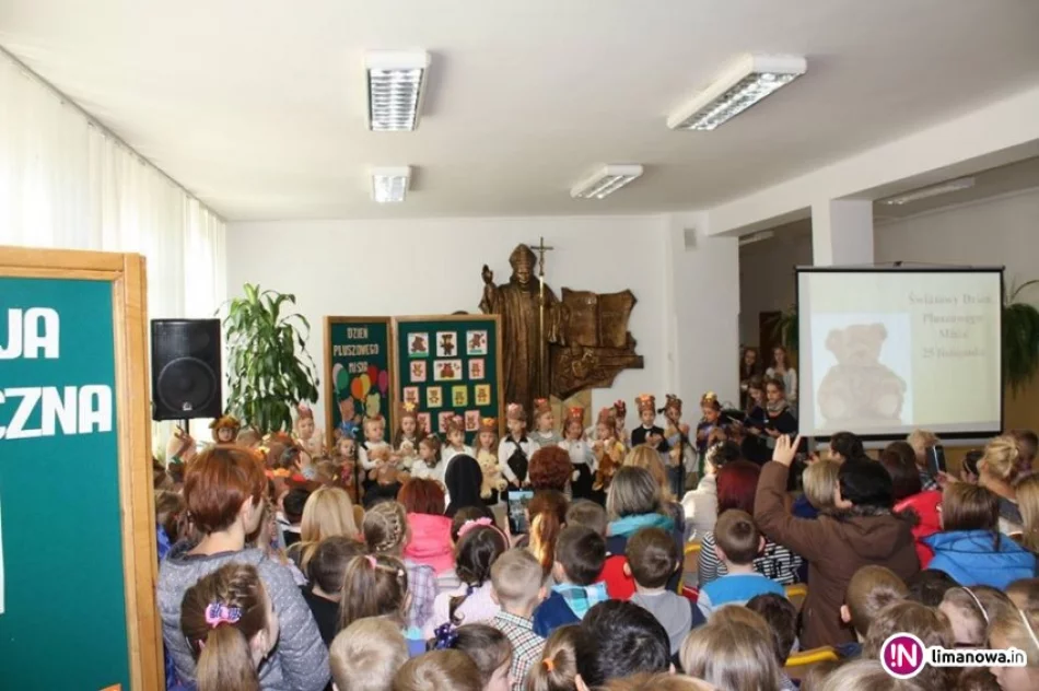 Światowy Dzień Pluszowego Misia w ZS nr 1 w Męcinie - zdjęcie 3