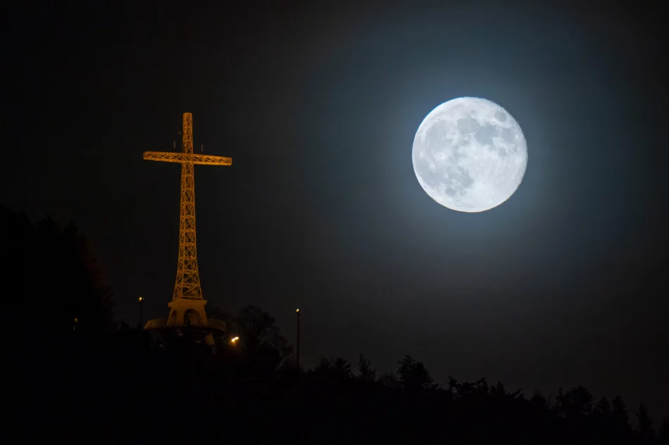 Dzisiejszy wschód Księżyca w Limanowej - zdjęcie 9