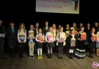 Uczniowie z Gminy Limanowa na Konkursie Pieśni i Poezji Patriotycznej - zdjęcie główne