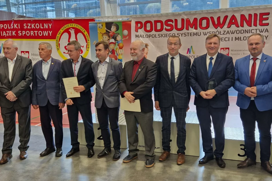 Podsumowanie Współzawodnictwa Sportowego Dzieci i Młodzieży Szkolnej M SZS: wyróżnienia dla najlepszych - zdjęcie 6