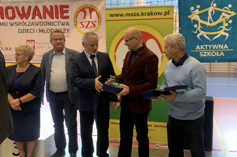 Podsumowanie Współzawodnictwa Sportowego Dzieci i Młodzieży Szkolnej M SZS: wyróżnienia dla najlepszych - zdjęcie 8
