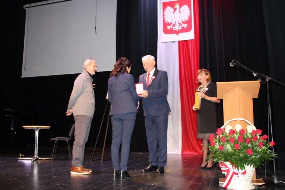 Uroczysta sesja Rady Miasta Limanowa z okazji Święta Niepodległości - zdjęcie 3