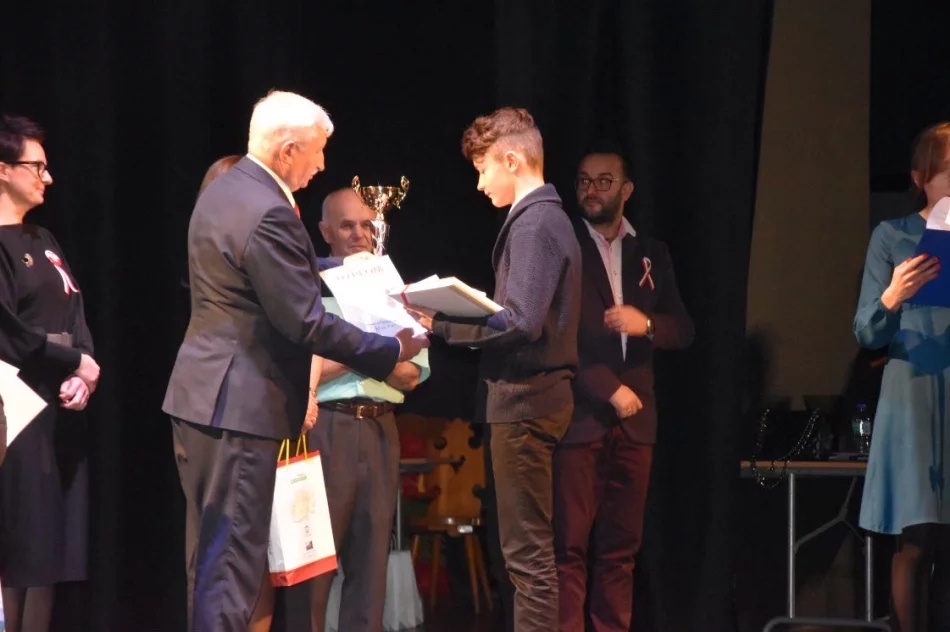 Uroczysta sesja Rady Miasta Limanowa z okazji Święta Niepodległości - zdjęcie 18