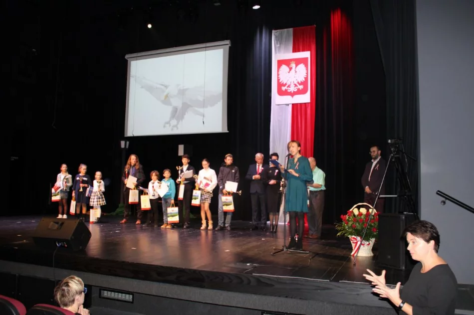 Uroczysta sesja Rady Miasta Limanowa z okazji Święta Niepodległości - zdjęcie 19