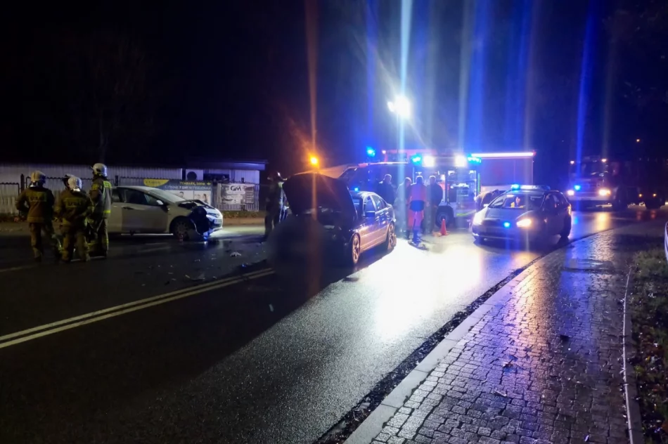 Zderzenie dwóch samochodów  - zdjęcie 2