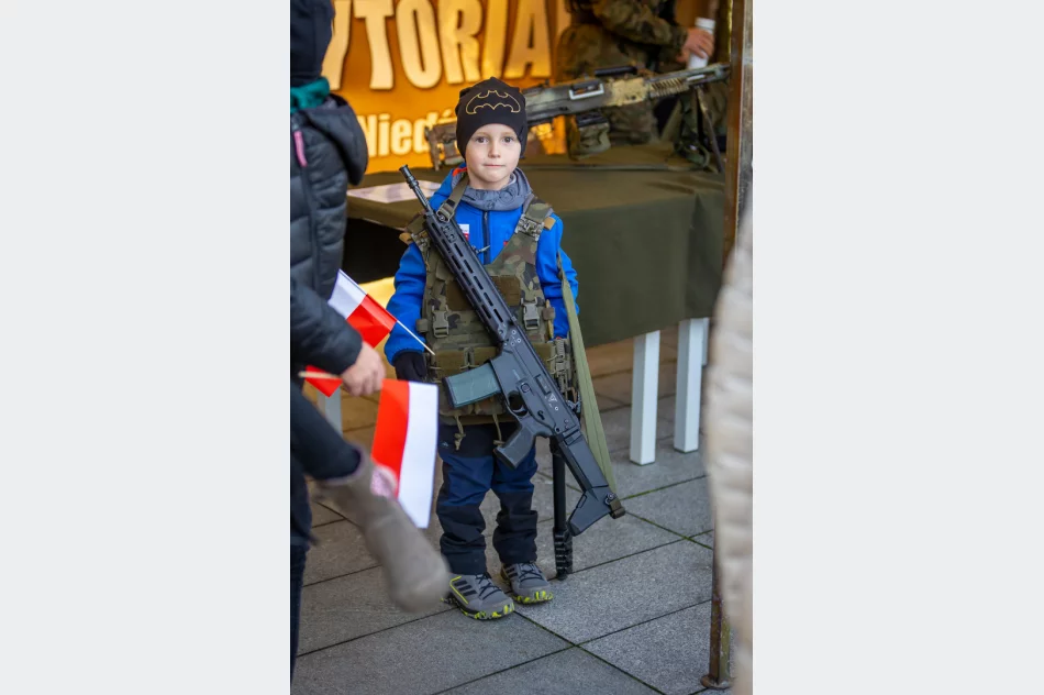 Obchody 104. rocznicy odzyskania przez Polskę niepodległości - zdjęcie 16