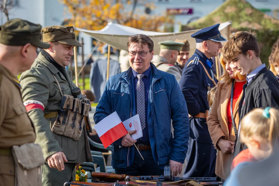 Obchody 104. rocznicy odzyskania przez Polskę niepodległości - zdjęcie 18