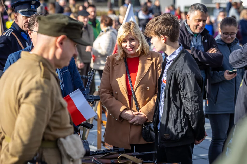 Obchody 104. rocznicy odzyskania przez Polskę niepodległości - zdjęcie 19
