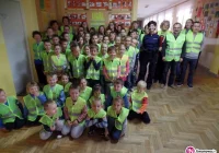 „Z ODBLASKIEM BEZPIECZNIEJ”- wiedzą o tym dzieci ze Szkoły Podstawowej w Kaninie. - zdjęcie główne