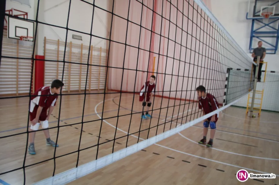 Chłopcy z Pisarzowej zwycięzcami Mistrzostw Gminy Limanowa w siatkówce! - zdjęcie 3