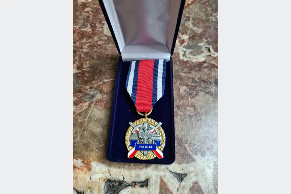 Starosta ze złotym medalem od policji - zdjęcie 3