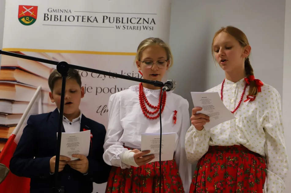 "Od przedszkola do seniora"- wieczornica patriotyczna w świetlicy w Pisarzowej - zdjęcie 4