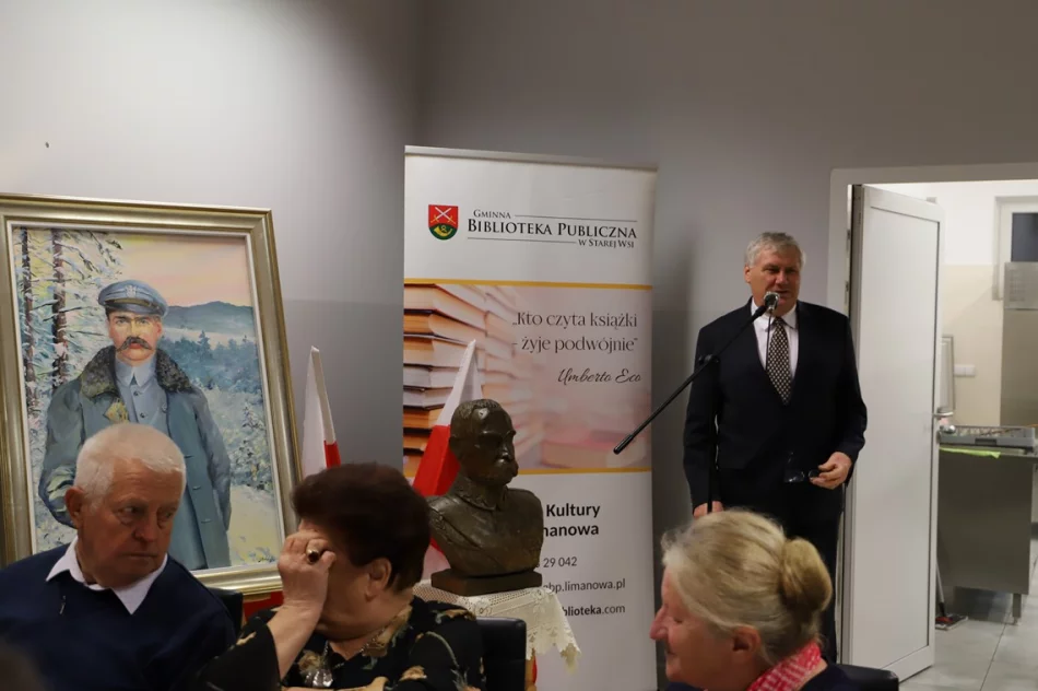 "Od przedszkola do seniora"- wieczornica patriotyczna w świetlicy w Pisarzowej - zdjęcie 8