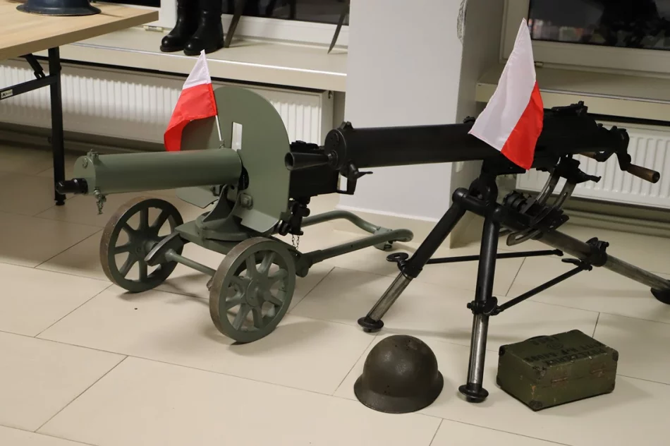 "Od przedszkola do seniora"- wieczornica patriotyczna w świetlicy w Pisarzowej - zdjęcie 13