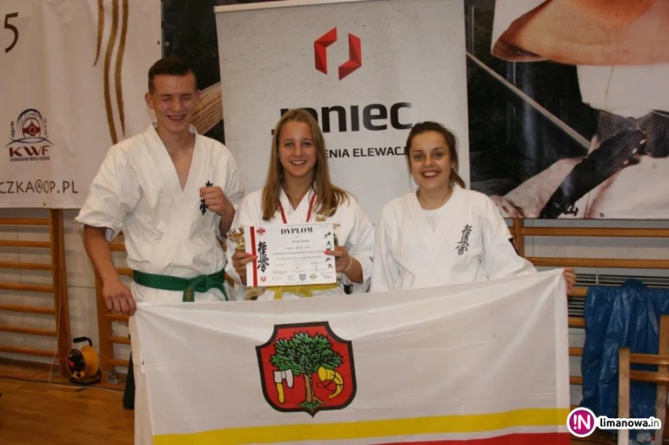 Emilia Poręba zawodniczka ARS Klub Kyokushinkai  brązową medalistką Mistrzostw Polski - zdjęcie 3