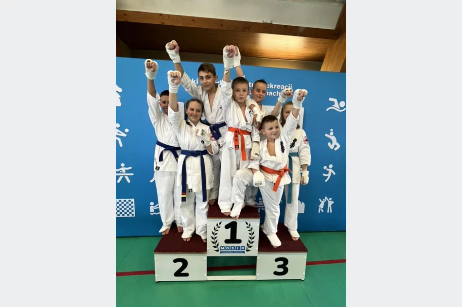 Tuzin medali podczas Otwartych Mistrzostw Powiatu Rybnickiego dla karateków ARS Klub Kyokushinkai - zdjęcie 3