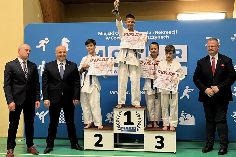 Tuzin medali podczas Otwartych Mistrzostw Powiatu Rybnickiego dla karateków ARS Klub Kyokushinkai - zdjęcie 4