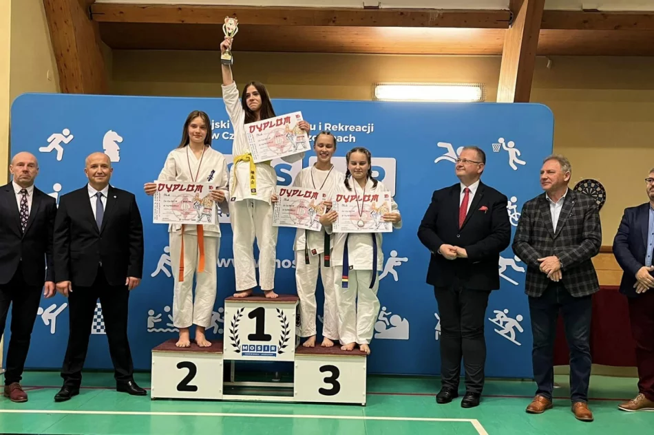 Tuzin medali podczas Otwartych Mistrzostw Powiatu Rybnickiego dla karateków ARS Klub Kyokushinkai - zdjęcie 10