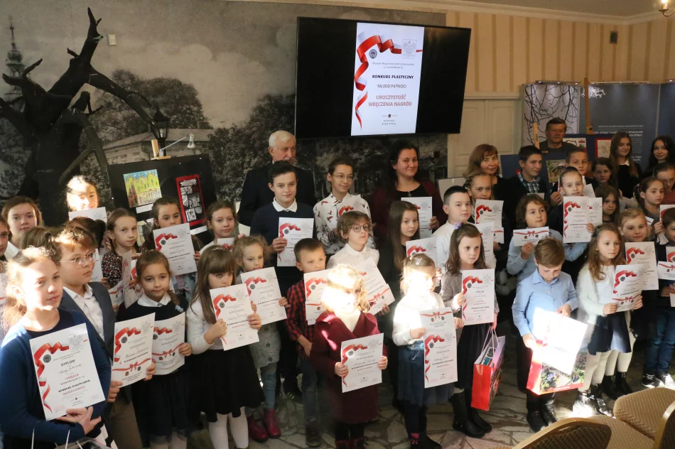 Uroczyste podsumowanie konkursu plastycznego „Młodzi Patrioci” - zdjęcie 2