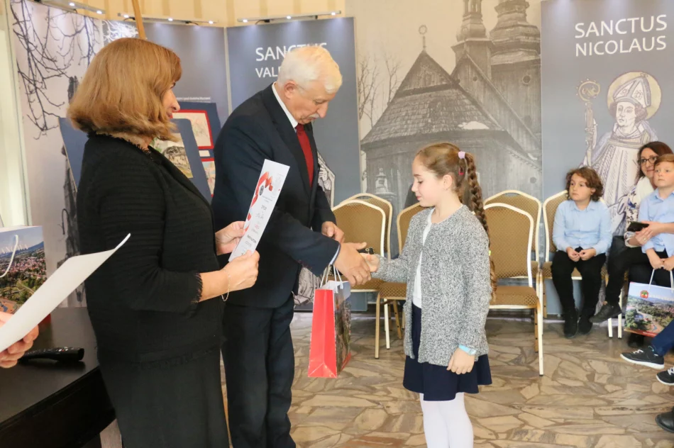 Uroczyste podsumowanie konkursu plastycznego „Młodzi Patrioci” - zdjęcie 9