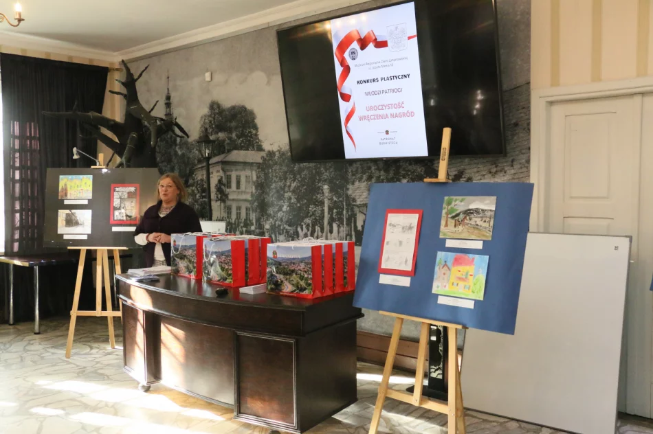 Uroczyste podsumowanie konkursu plastycznego „Młodzi Patrioci” - zdjęcie 17